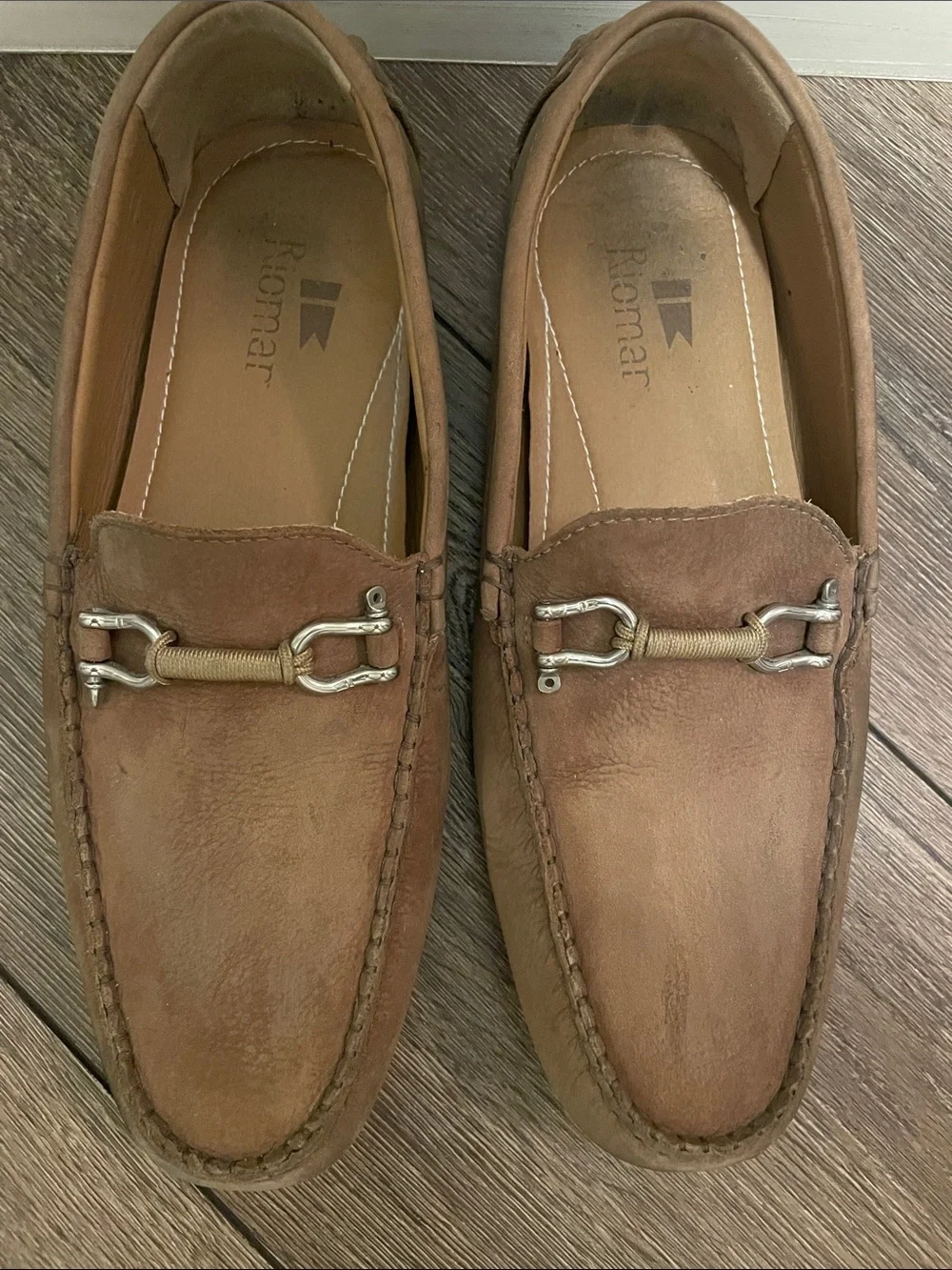Riomar Men's Tan Suede Bit-Detail Driving Loafers